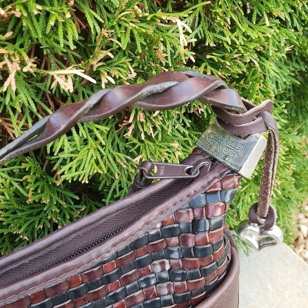 Brighton Heart Woven Leather Bucket Handbag - Picture 4 of 9